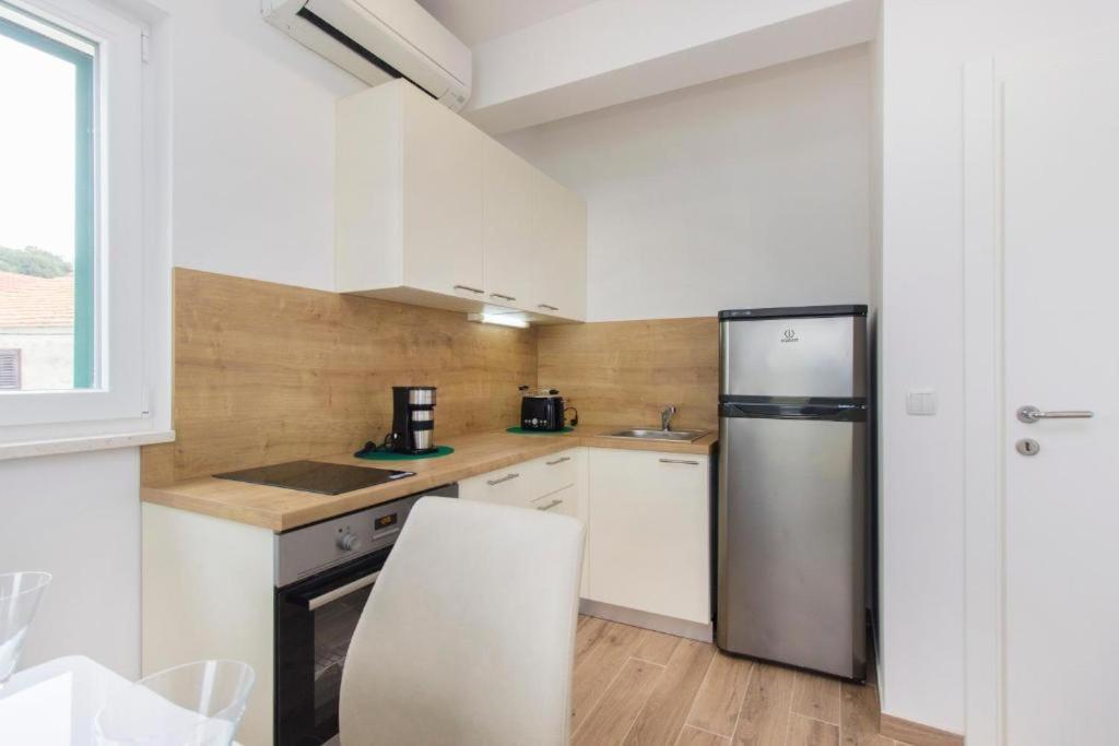 Riva 2 Apartment Krapanj Exterior photo