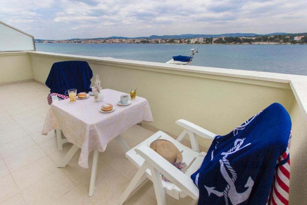 Riva 2 Apartment Krapanj Exterior photo